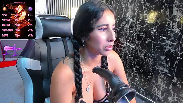 VICTORIA HOUSTON online show from 10-16-25, 12:35