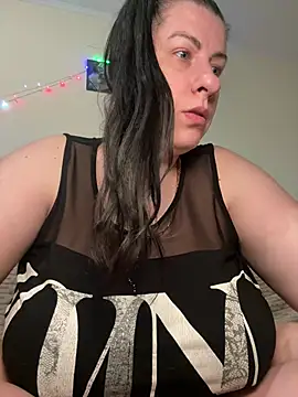 Evelinia online show from 03-28-26, 04:19