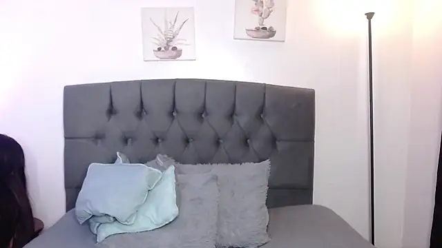 ailyn miranda online show from 12-17-25, 07:52