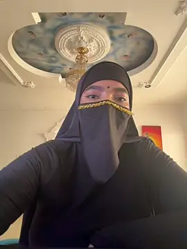 Snapshot of malak_nanyy chatting on 05-15-26, 01:31 malak nanyy online show from 05-15-26, 01:31