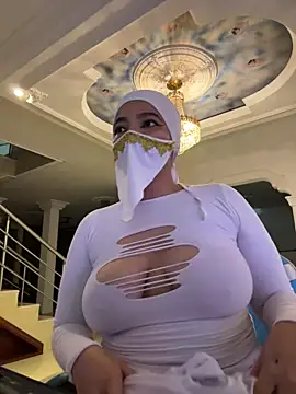 malak nanyy online show from 04-12-26, 11:52