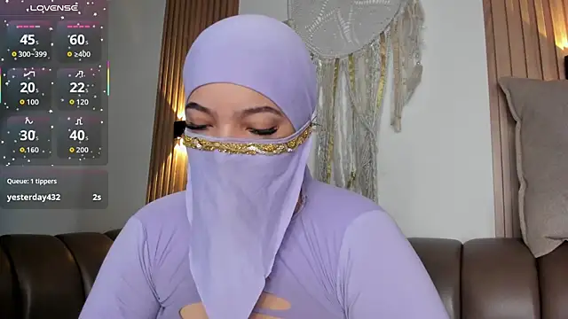 malak nanyy online show from 11-13-25, 10:30