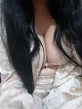 Liyan- online show from 10-31-25, 08:38