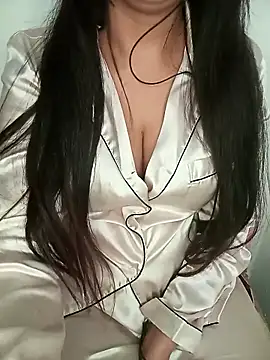 Snapshot of Liyan- chatting on 03-03-25, 01:38 Liyan- online show from 03-03-25, 01:38