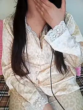 Snapshot of Liyan- chatting on 03-03-25, 10:10 Liyan- online show from 03-03-25, 10:10