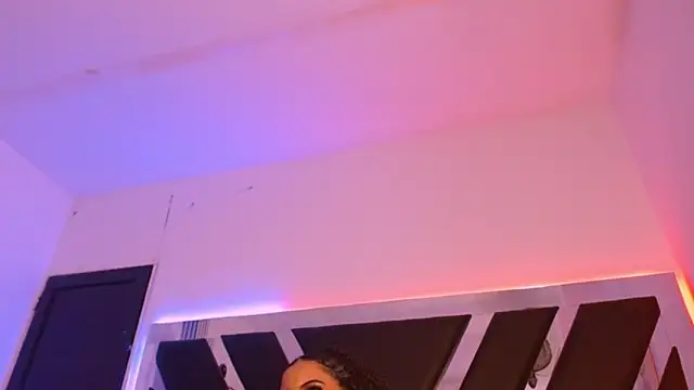 MelannyTylor online show from 11-25-25, 05:52