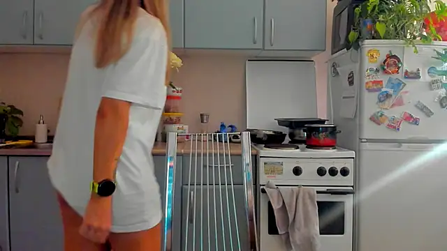 foxy blond online show from 10-18-25, 12:12