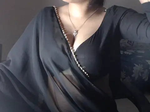 Snapshot of DevilErin chatting on 10-17-25, 08:32 DevilErin online show from 10-17-25, 08:32