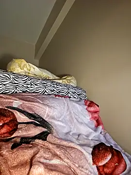 Snapshot of jorwee chatting on 01-08-25, 08:38 jorwee online show from 01-08-25, 08:38