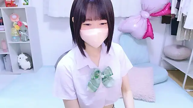 Im Yu-na online show from 05-20-26, 01:52