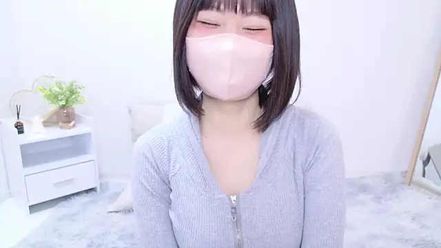 Im Yu-na online show from 02-26-25, 11:41