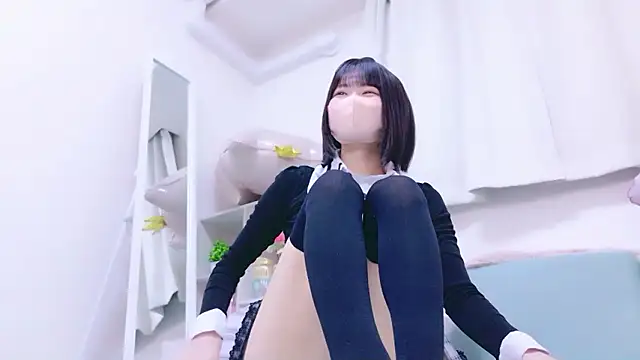 Im Yu-na online show from 04-29-26, 01:59