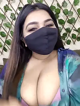 Snapshot of Bold-Cat chatting on 11-07-25, 05:17 Bold-Cat online show from 11-07-25, 05:17