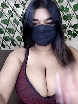 Snapshot of Bold-Cat chatting on 11-17-25, 04:44 Bold-Cat online show from 11-17-25, 04:44