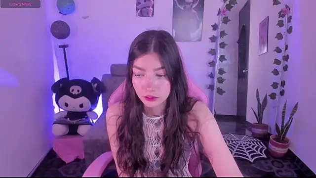 Snapshot of cami_mila9 chatting on 10-06-25, 10:54 cami mila9 online show from 10-06-25, 10:54
