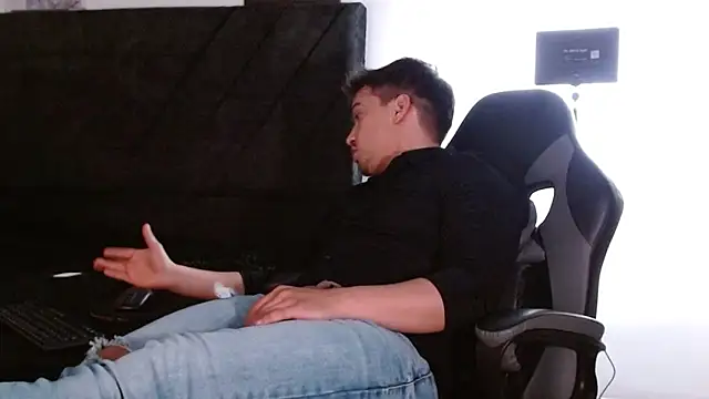 Ian Daviz online show from 04-17-26, 08:44