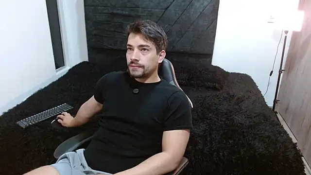 Snapshot of Ian_Daviz chatting on 07-15-26, 02:24 Ian Daviz online show from 07-15-26, 02:24