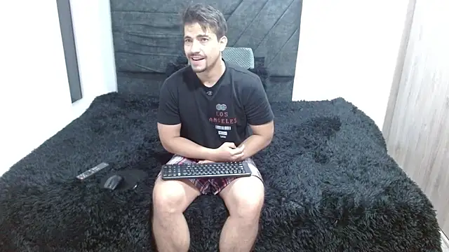 Snapshot of Ian_Daviz chatting on 06-27-26, 04:24 Ian Daviz online show from 06-27-26, 04:24