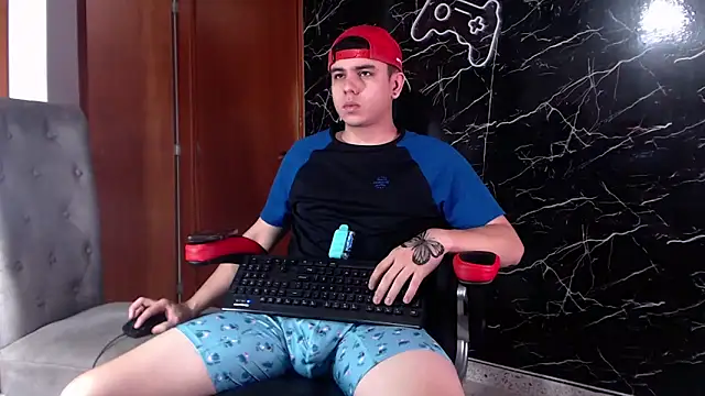 Snapshot of maty_hardx chatting on 03-05-25, 02:12 maty hardx online show from 03-05-25, 02:12