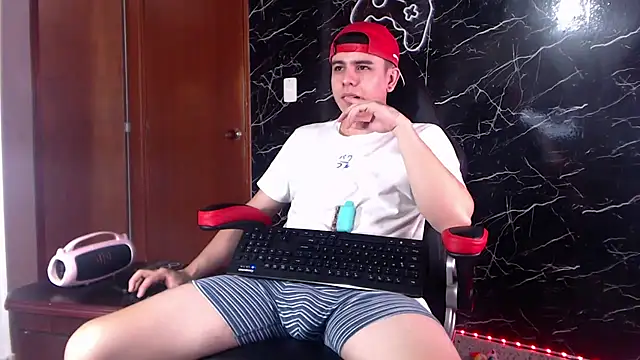 Snapshot of maty_hardx chatting on 02-07-25, 01:43 maty hardx online show from 02-07-25, 01:43