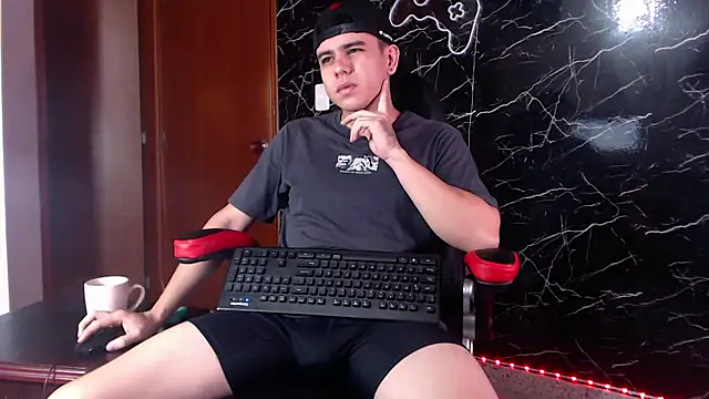 Snapshot of maty_hardx chatting on 02-08-25, 12:17 maty hardx online show from 02-08-25, 12:17