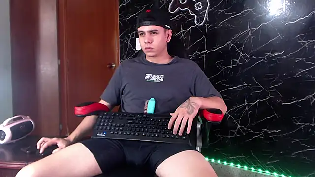 Snapshot of maty_hardx chatting on 02-08-25, 03:21 maty hardx online show from 02-08-25, 03:21