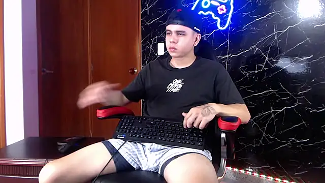 Snapshot of maty_hardx chatting on 12-04-24, 03:15 maty hardx online show from 12-04-24, 03:15