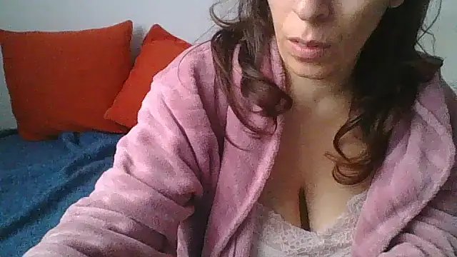 Snapshot of hairygirl80 chatting on 10-10-25, 08:59 hairygirl80 online show from 10-10-25, 08:59