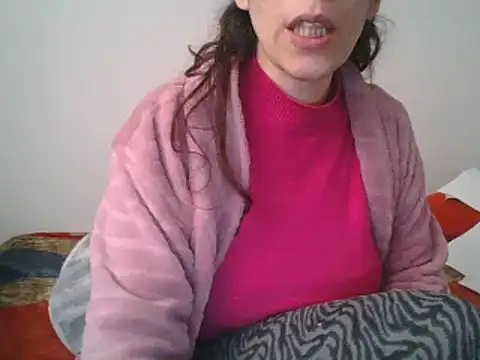 Snapshot of hairygirl80 chatting on 01-27-25, 11:32 hairygirl80 online show from 01-27-25, 11:32