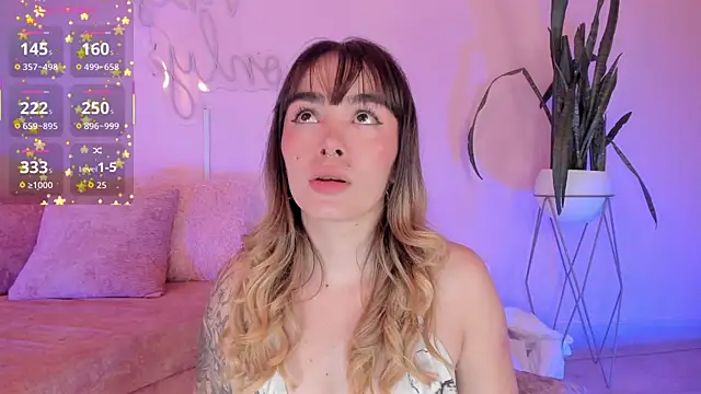 Lucy Vega online show from 12-19-25, 05:32