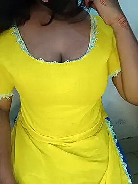 Snapshot of Sadika- chatting on 06-19-26, 05:19 Sadika- online show from 06-19-26, 05:19