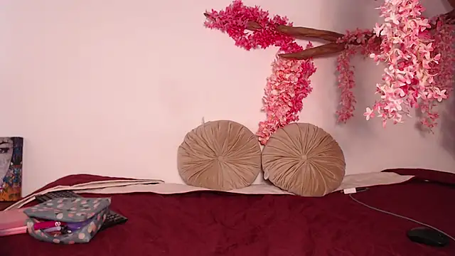 Snapshot of Poison_luna chatting on 09-20-25, 03:39 Poison luna online show from 09-20-25, 03:39