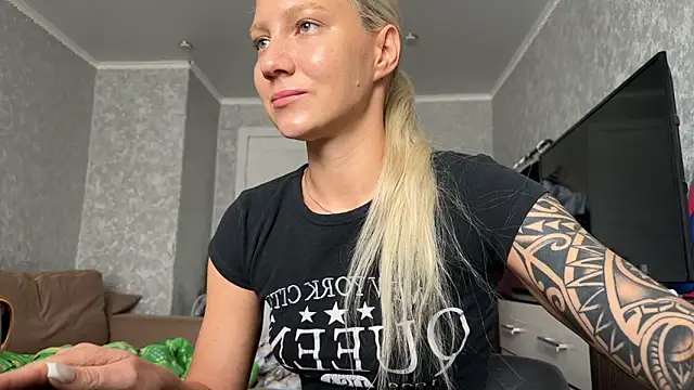 AnneBall online show from 04-02-26, 06:31