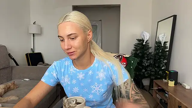 AnneBall online show from 12-21-25, 09:22