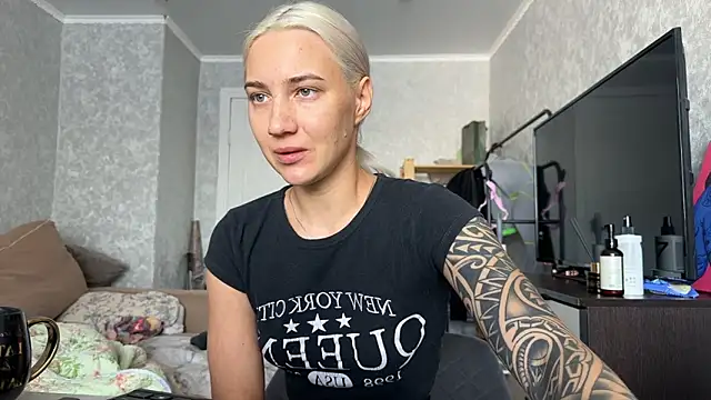 AnneBall online show from 03-07-26, 08:32