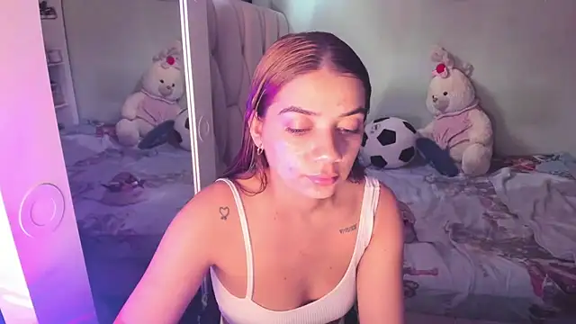 KittyKlum online show from 12-19-25, 05:15