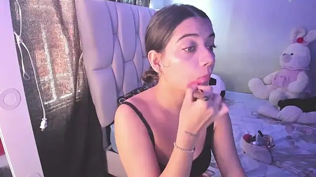 KittyKlum online show from 10-10-25, 04:41