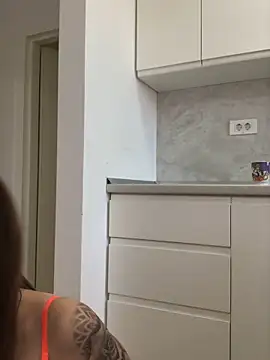 Snapshot of madonnaaaa chatting on 10-28-25, 09:19 madonnaaaa online show from 10-28-25, 09:19