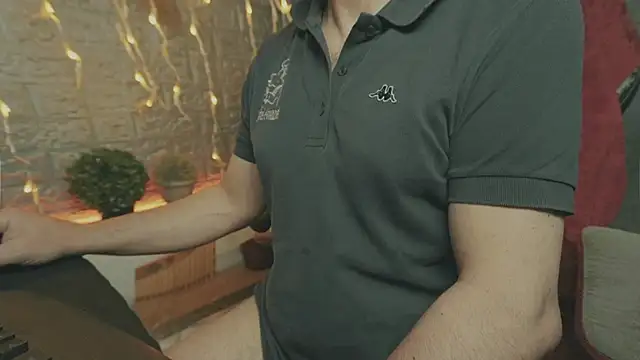 alex-volo online show from 12-22-25, 03:23