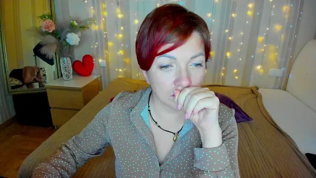 Snapshot of Katherine_Fox chatting on 03-06-25, 06:05 Katherine Fox online show from 03-06-25, 06:05