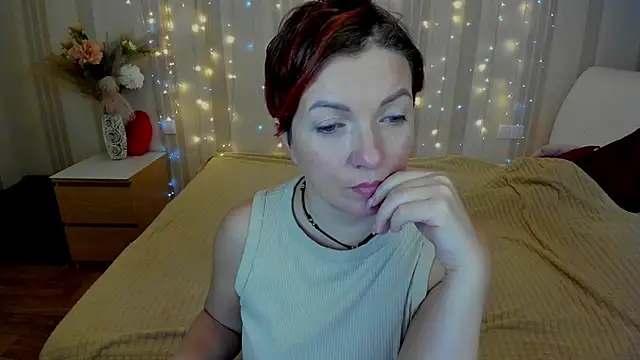 Snapshot of Katherine_Fox chatting on 03-21-25, 08:17 Katherine Fox online show from 03-21-25, 08:17