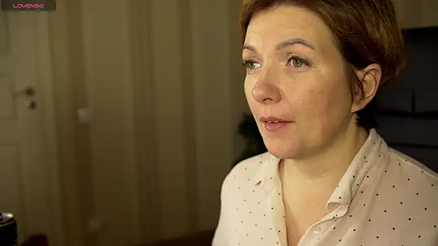 Snapshot of Katherine_Fox chatting on 12-25-24, 02:23 Katherine Fox online show from 12-25-24, 02:23