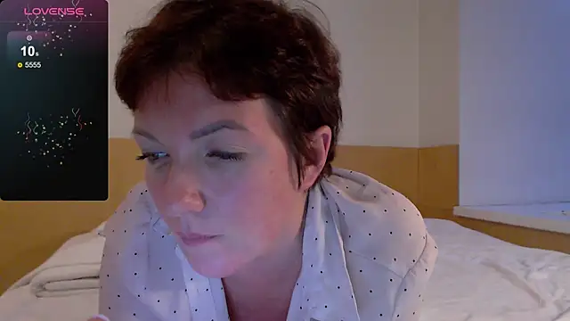 Snapshot of Katherine_Fox chatting on 09-20-25, 03:50 Katherine Fox online show from 09-20-25, 03:50