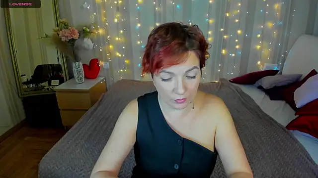 Snapshot of Katherine_Fox chatting on 01-25-25, 12:16 Katherine Fox online show from 01-25-25, 12:16