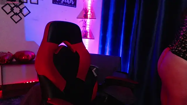 Scarlette thoms online show from 10-31-25, 02:41