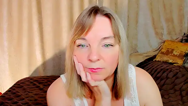 Regina  blue online show from 11-16-25, 03:39