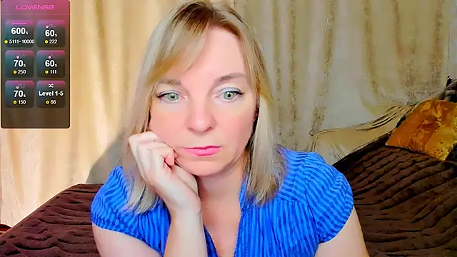 Snapshot of Regina__blue chatting on 09-12-25, 06:40 Regina  blue online show from 09-12-25, 06:40