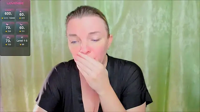 Snapshot of Regina__blue chatting on 03-03-25, 09:26 Regina  blue online show from 03-03-25, 09:26