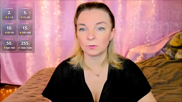 Snapshot of Regina__blue chatting on 01-23-25, 01:35 Regina  blue online show from 01-23-25, 01:35