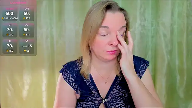 Snapshot of Regina__blue chatting on 02-28-25, 08:39 Regina  blue online show from 02-28-25, 08:39